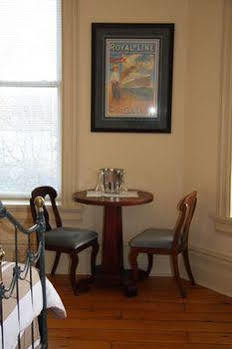 The Harbourfront Inn Saint Catharines Экстерьер фото