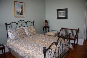 The Harbourfront Inn Saint Catharines Экстерьер фото